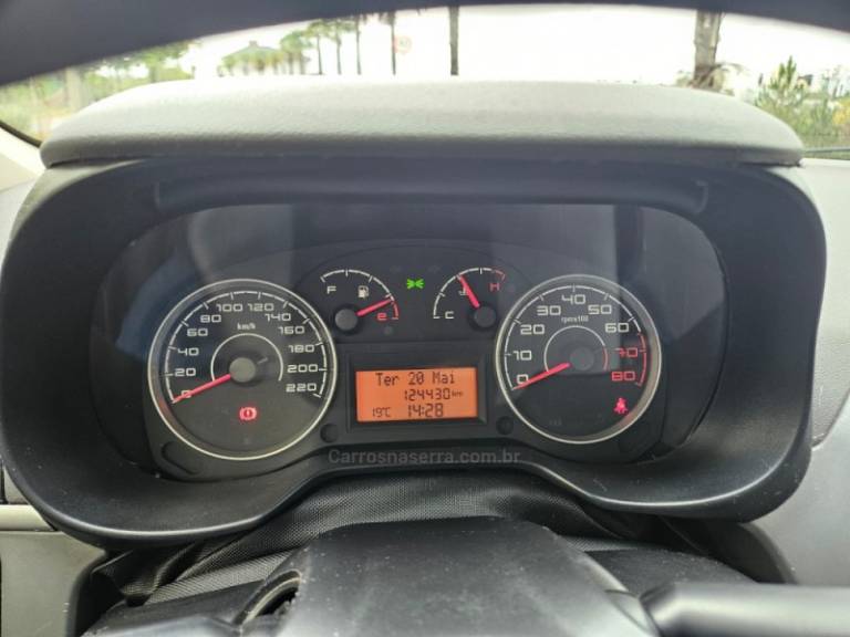 FIAT - PUNTO - 2011/2012 - Branca - R$ 36.500,00