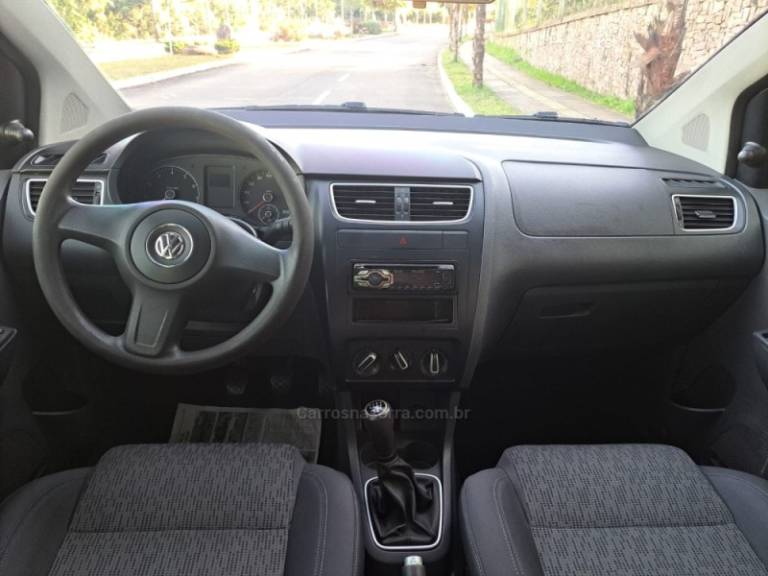 VOLKSWAGEN - FOX - 2012/2013 - Vermelha - R$ 33.900,00