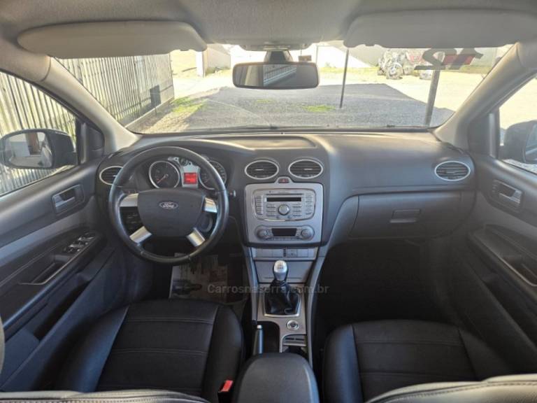 FORD - FOCUS - 2011/2012 - Azul - R$ 39.900,00