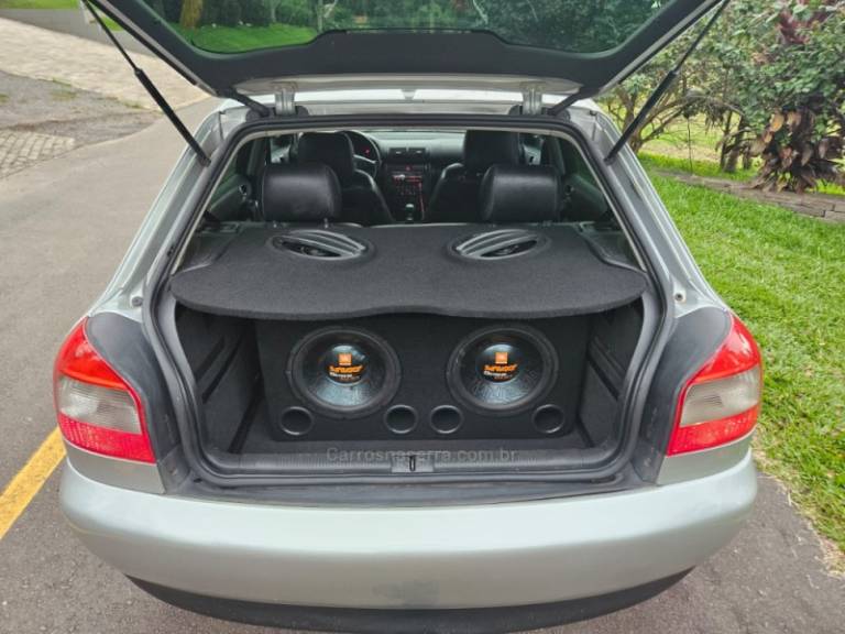 AUDI - A3 - 2003/2003 - Prata - R$ 26.900,00