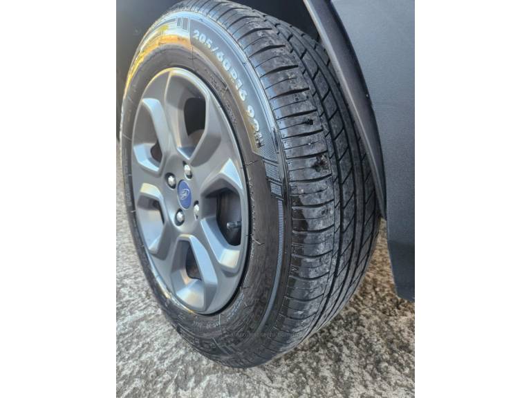 FORD - ECOSPORT - 2017/2018 - Preta - R$ 68.500,00
