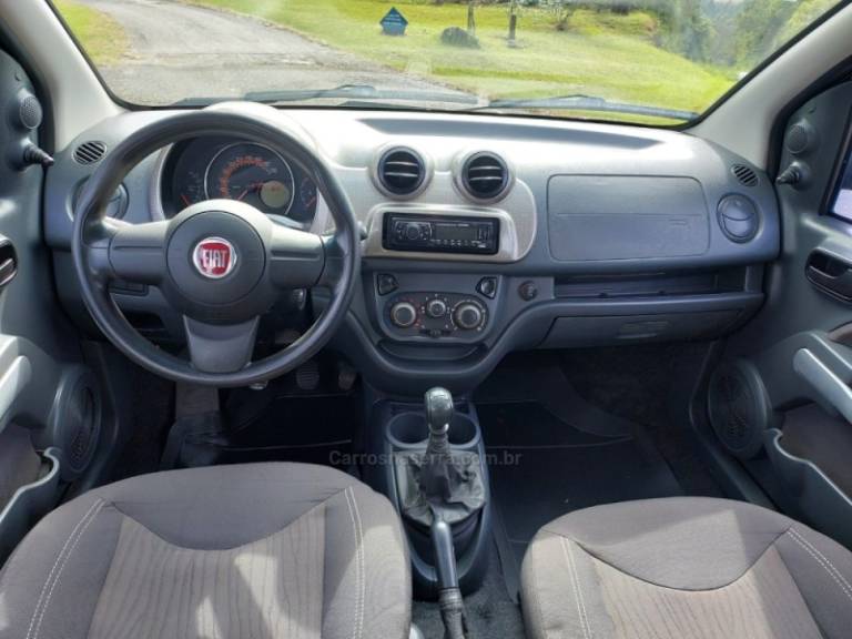 FIAT - UNO - 2013/2014 - Cinza - R$ 36.900,00