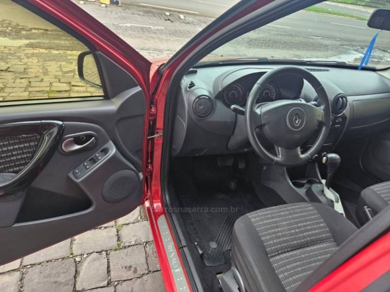 RENAULT - SANDERO - 2014/2014 - Vermelha - R$ 38.900,00