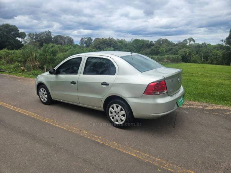 VOLKSWAGEN - VOYAGE - 2009/2010 - Bege - R$ 27.500,00
