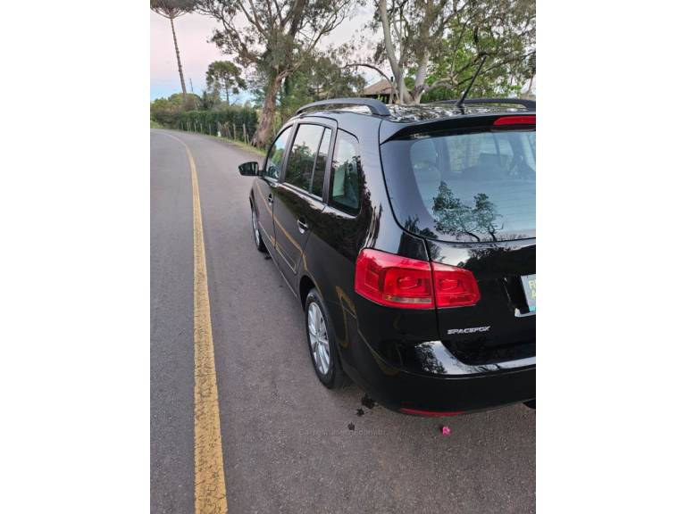 VOLKSWAGEN - SPACEFOX - 2010/2011 - Preta - R$ 36.900,00