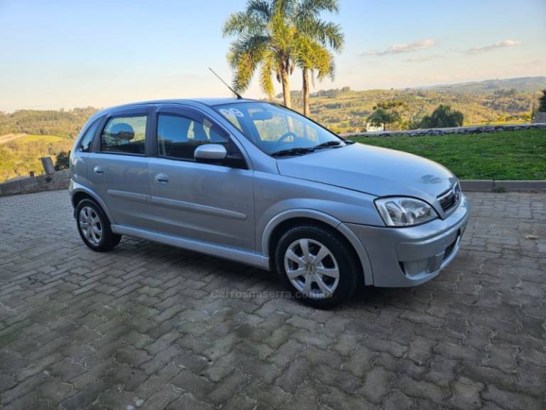 CHEVROLET - CORSA - 2009/2009 - Prata - R$ 29.500,00