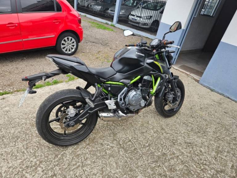 KAWASAKI - Z650 - 2018/2018 - Preta - R$ 32.500,00
