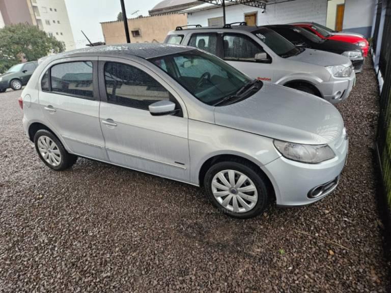 VOLKSWAGEN - GOL - 2009/2010 - Prata - R$ 33.500,00