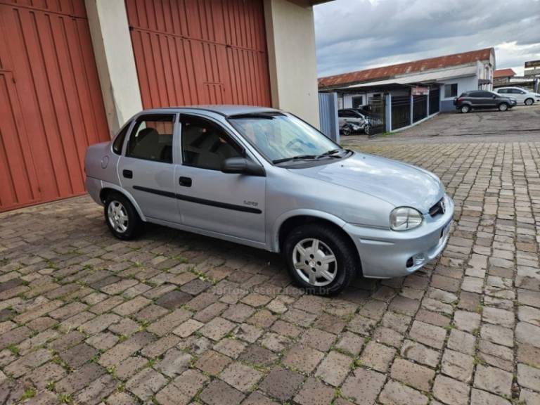 CHEVROLET - CORSA - 2006/2007 - Prata - R$ 20.500,00