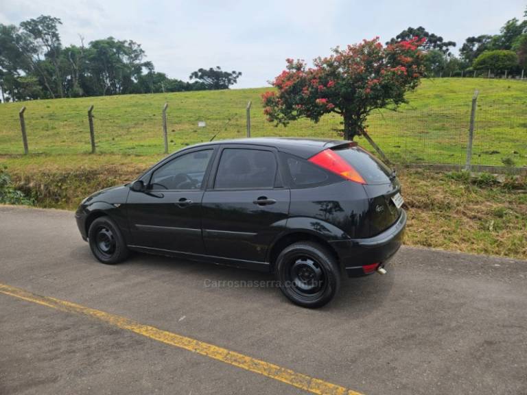FORD - FOCUS - 2007/2008 - Preta - R$ 27.500,00