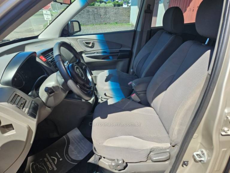 HYUNDAI - TUCSON - 2011/2011 - Bege - R$ 39.500,00