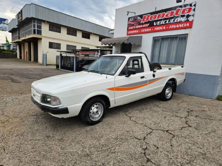 FORD - PAMPA - 1996/1997 - Branca - R$ 25.900,00