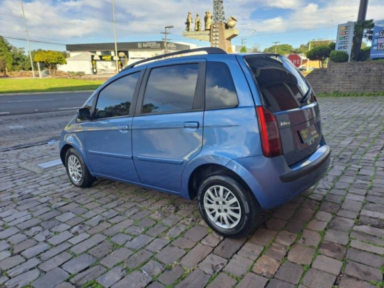 FIAT - IDEA - 2005/2006 - Azul - R$ 24.500,00