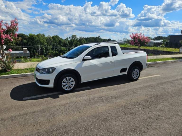 VOLKSWAGEN - SAVEIRO - 2014/2015 - Branca - R$ 49.900,00