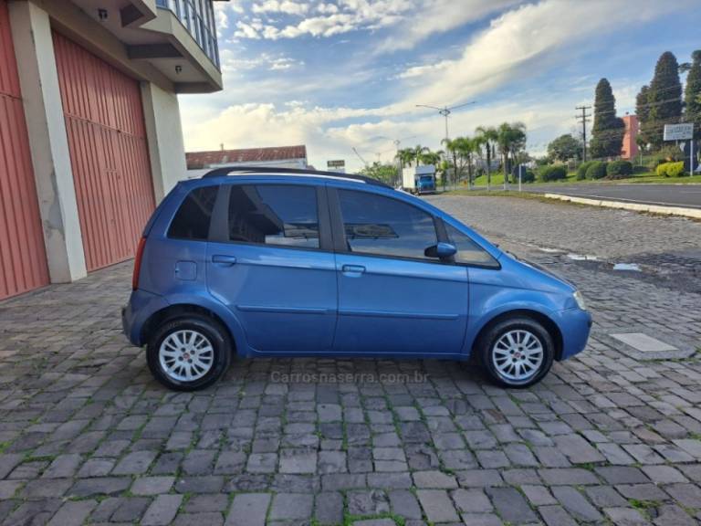 FIAT - IDEA - 2005/2006 - Azul - R$ 24.500,00