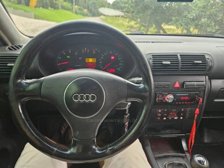 AUDI - A3 - 2003/2003 - Prata - R$ 26.900,00