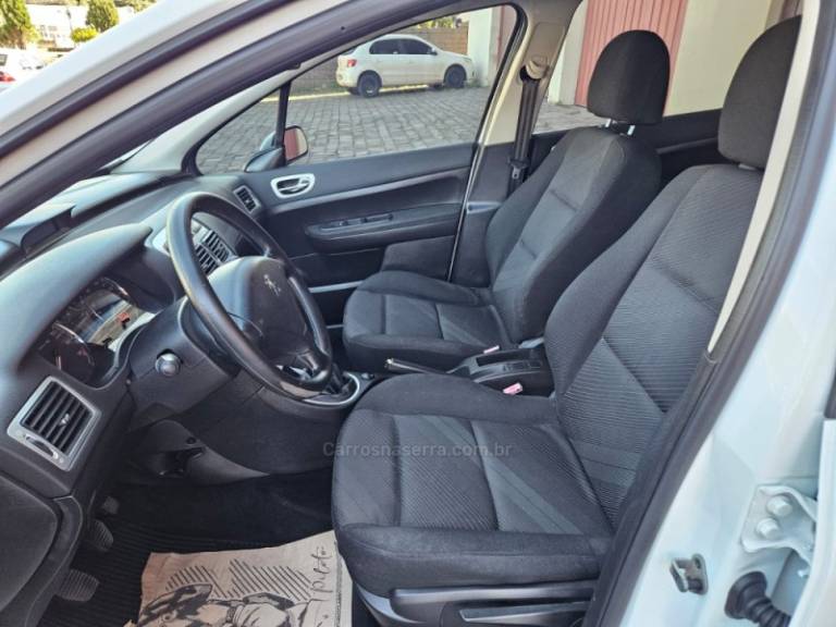 PEUGEOT - 307 - 2009/2010 - Branca - R$ 29.900,00