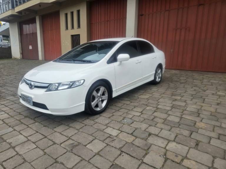 HONDA - CIVIC - 2008/2008 - Branca - R$ 50.000,00
