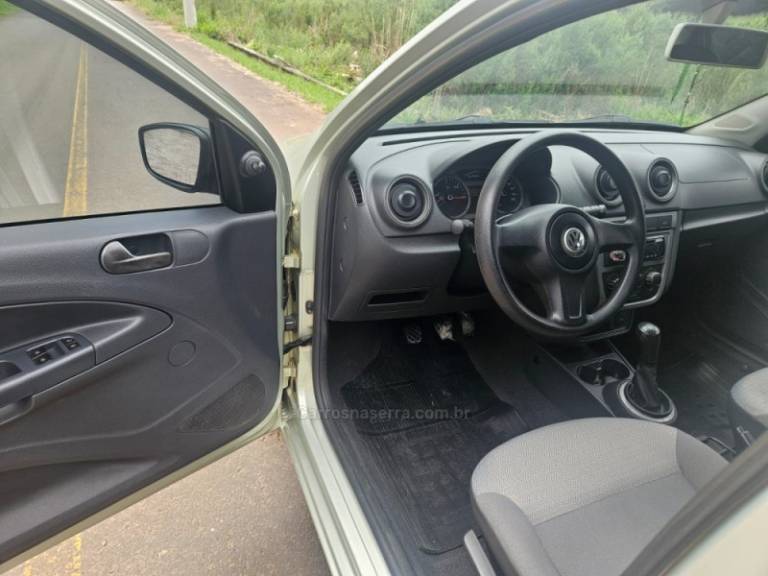 VOLKSWAGEN - VOYAGE - 2009/2010 - Bege - R$ 27.500,00
