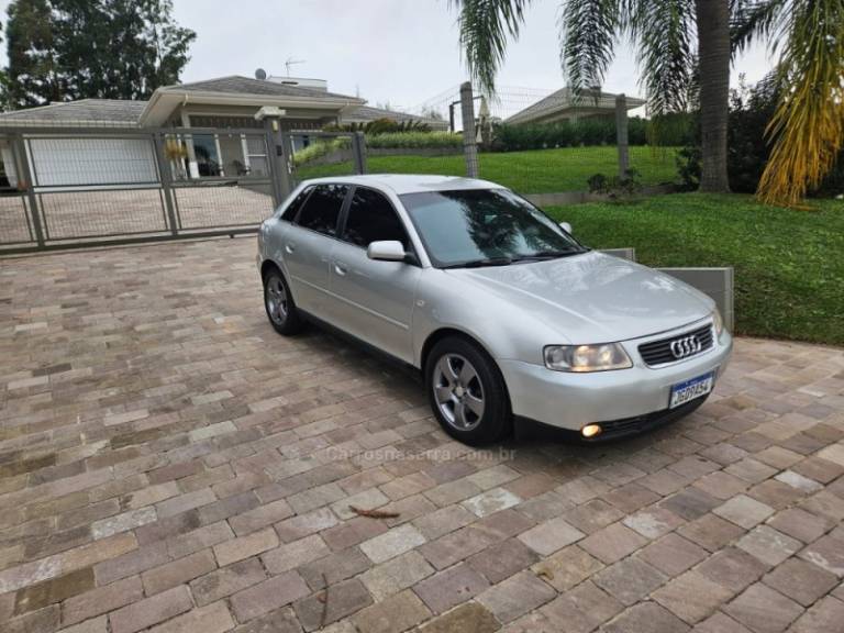 AUDI - A3 - 2003/2003 - Prata - R$ 26.900,00