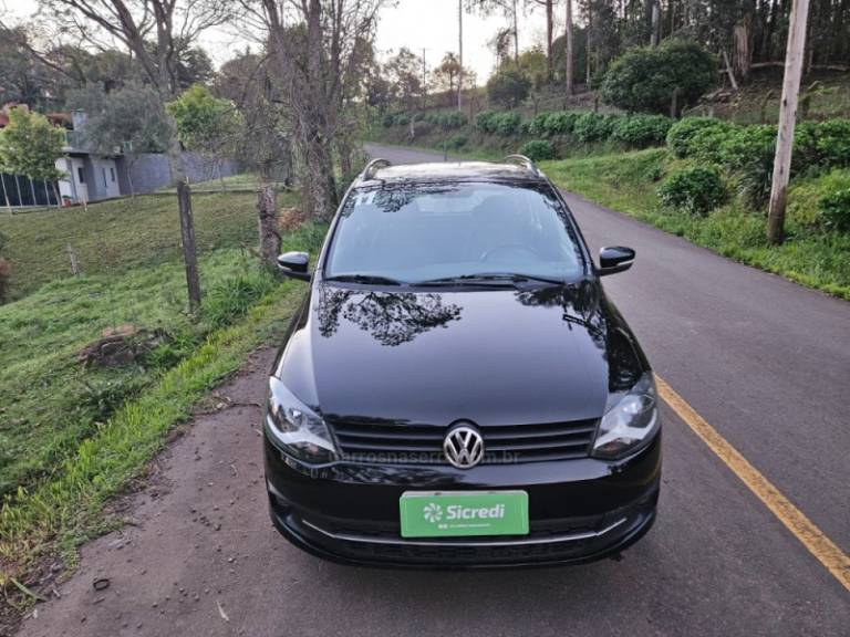 VOLKSWAGEN - SPACEFOX - 2010/2011 - Preta - R$ 36.900,00