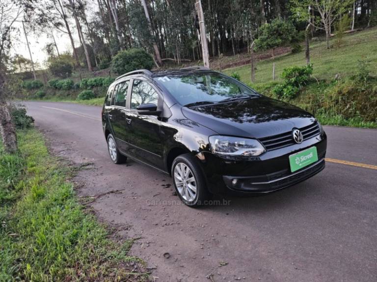 VOLKSWAGEN - SPACEFOX - 2010/2011 - Preta - R$ 36.900,00