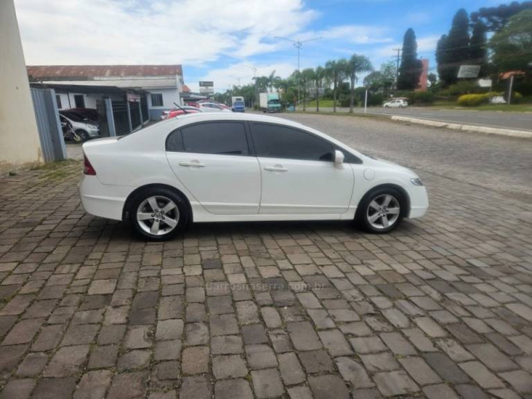 HONDA - CIVIC - 2008/2008 - Branca - R$ 50.000,00