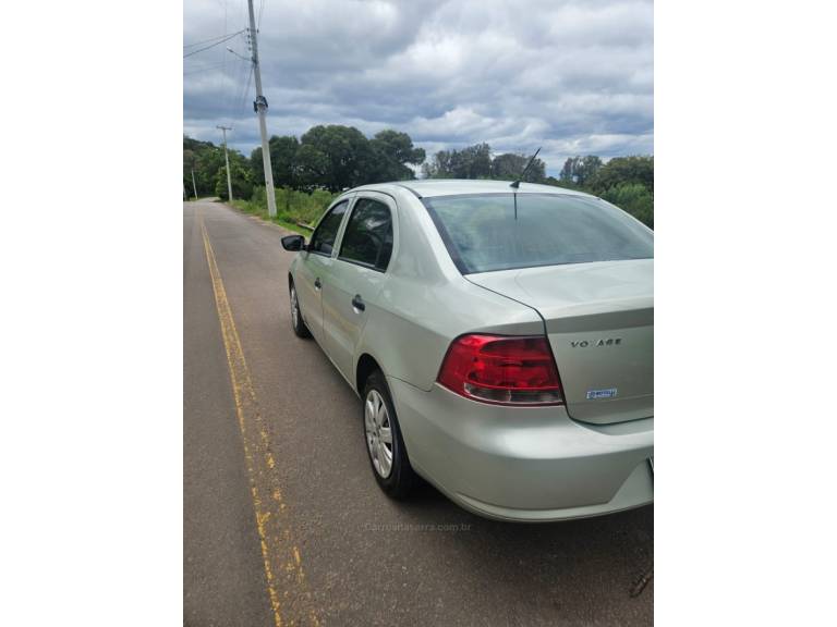 VOLKSWAGEN - VOYAGE - 2009/2010 - Bege - R$ 27.500,00
