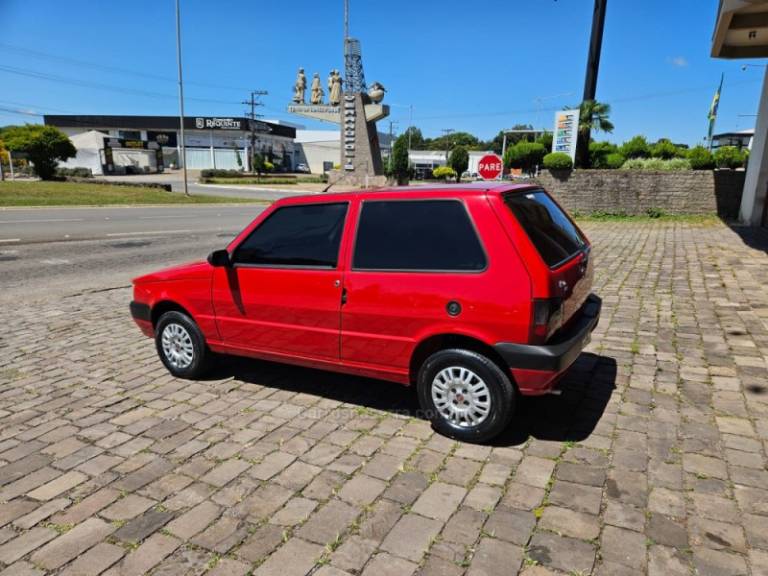 FIAT - UNO - 2009/2010 - Vermelha - R$ 20.900,00