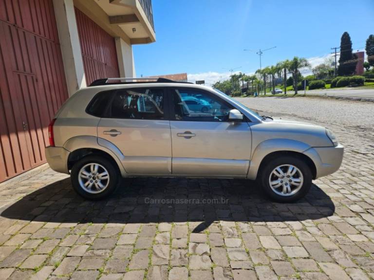 HYUNDAI - TUCSON - 2011/2011 - Bege - R$ 39.500,00