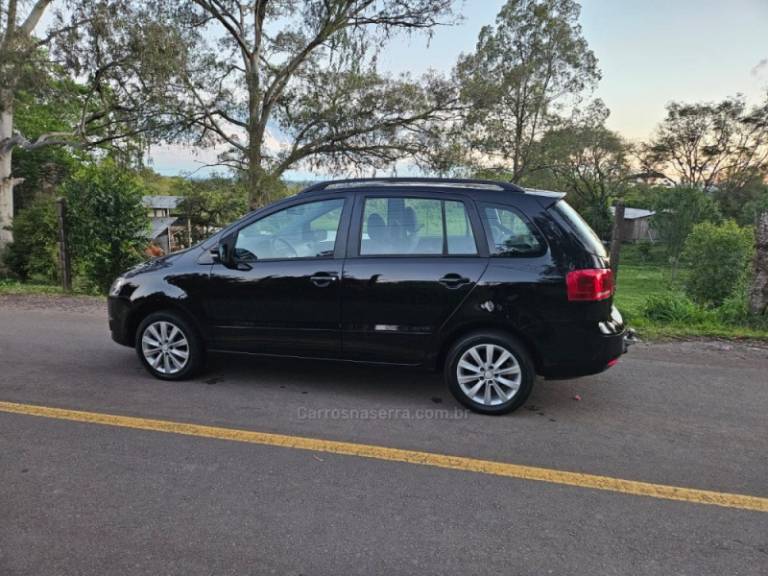VOLKSWAGEN - SPACEFOX - 2010/2011 - Preta - R$ 36.900,00