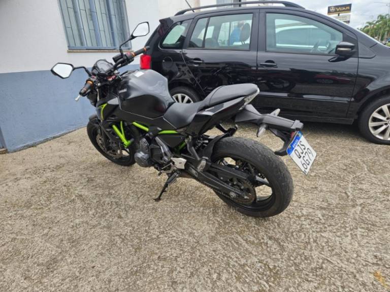KAWASAKI - Z650 - 2018/2018 - Preta - R$ 32.500,00