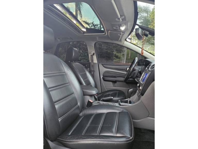FORD - FOCUS - 2011/2011 - Branca - R$ 49.500,00