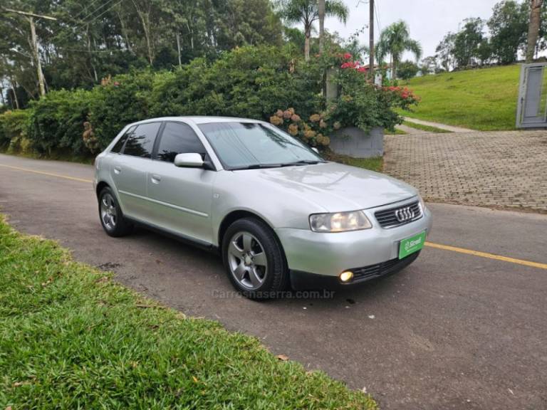 AUDI - A3 - 2003/2003 - Prata - R$ 26.900,00
