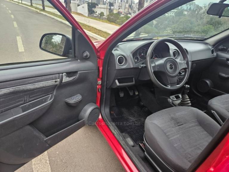 CHEVROLET - PRISMA - 2009/2009 - Vermelha - R$ 26.900,00